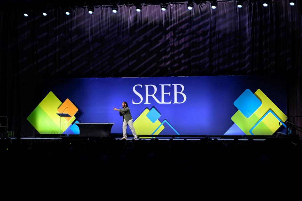 Antonio Neves speaks at the 2025 conference
