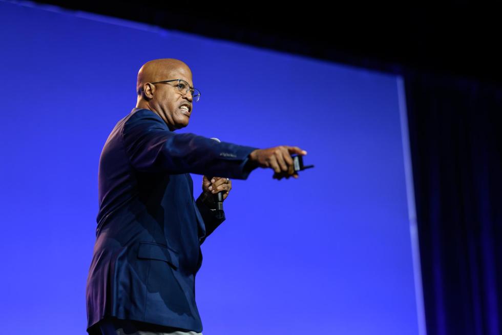 John W. Hodge, the 2026 Thursday keynote speaker, addresses the crowd. 